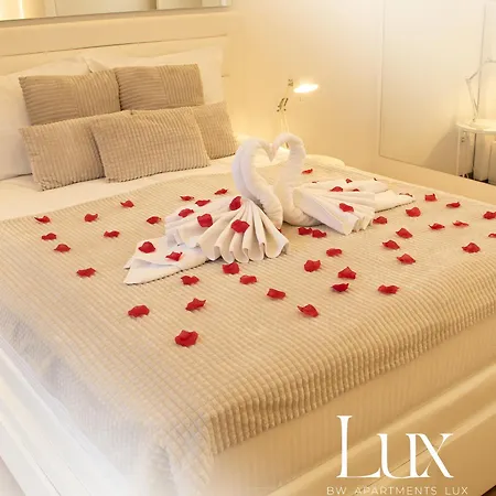 Bw Lux - Waterfront Apartman *